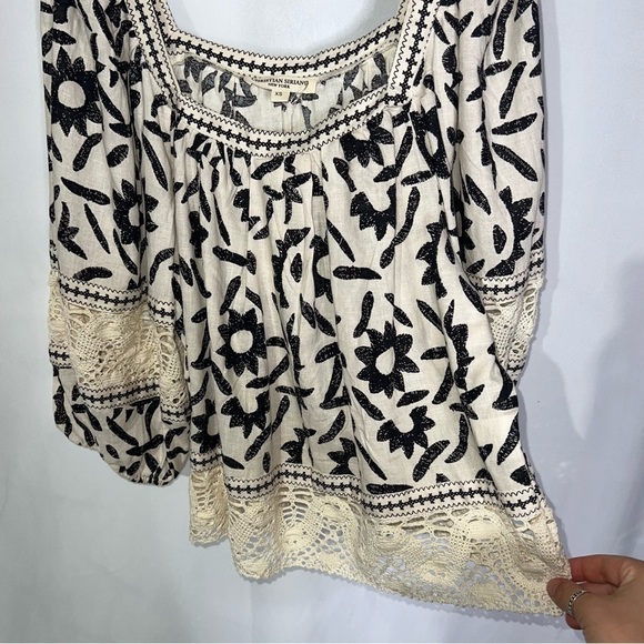 NWT Christian Siriano Embroidered SquareNeck Top Black and White - Picture 3 of 10